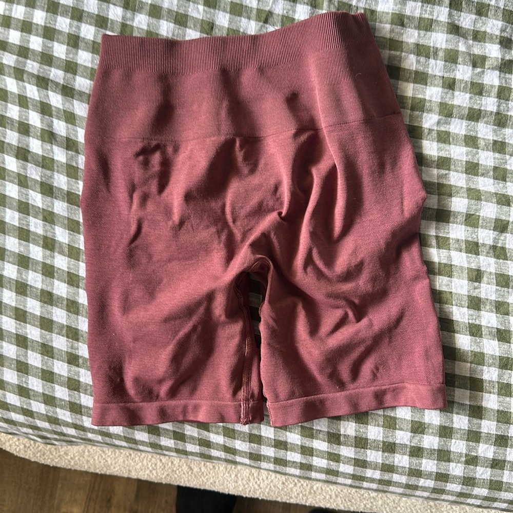 Alphalete amplify biker shorts